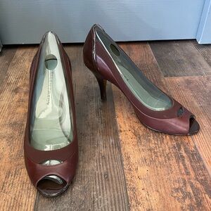 Ellen Tracy Chic Brown Peep-Toe Heels